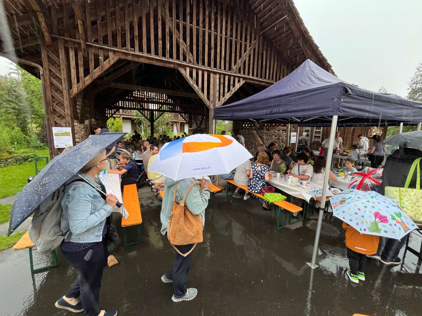 Sonne und Regen am Zmorge