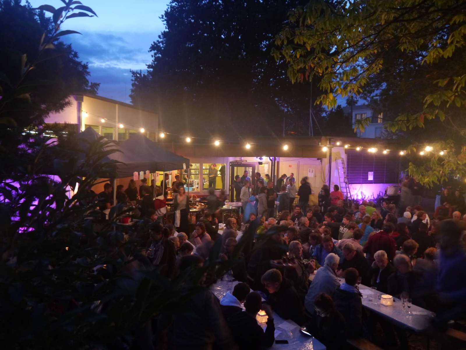 Quartier-Znacht-Dernière und viel Fussball