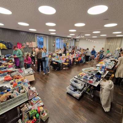 Kinderflohmarkt bearbeitet (1).jpg