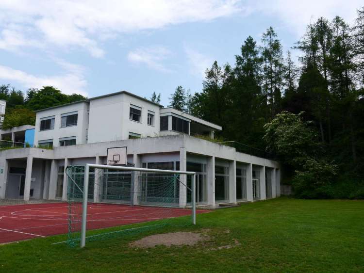 Das ehemalige Hallenbad Utenberg soll zu einem Sonderschulinternat umgebaut werden.