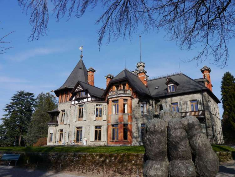 Das Hauptgebäude im Konsipark, die Villa Vicovaro. (Foto: Urs Schlatter)
